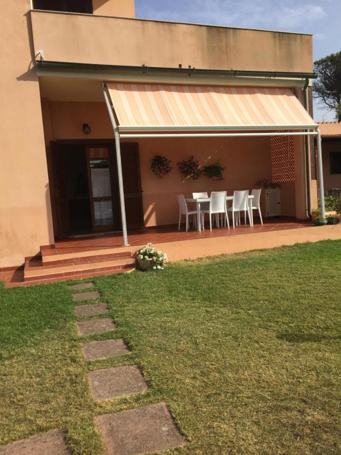 La Casa Sotto La Torre Villa Chia Luaran gambar